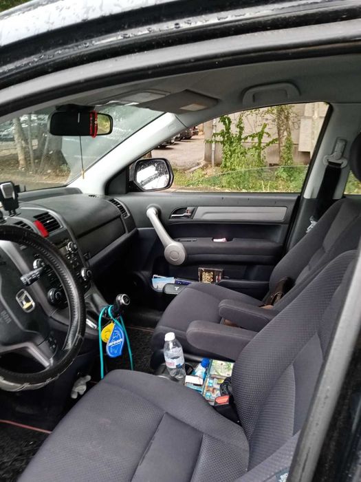 Продавам Honda CR-V