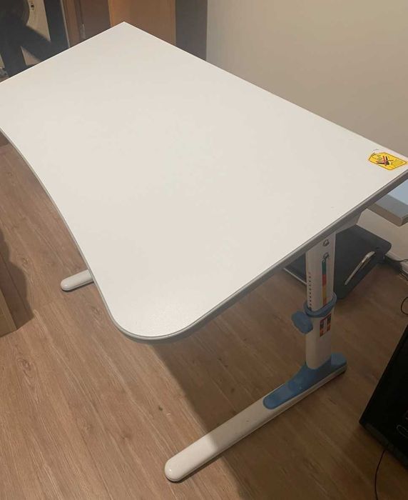 Birou reglabil inaltime cu inclinare pentru copii Mobexpert