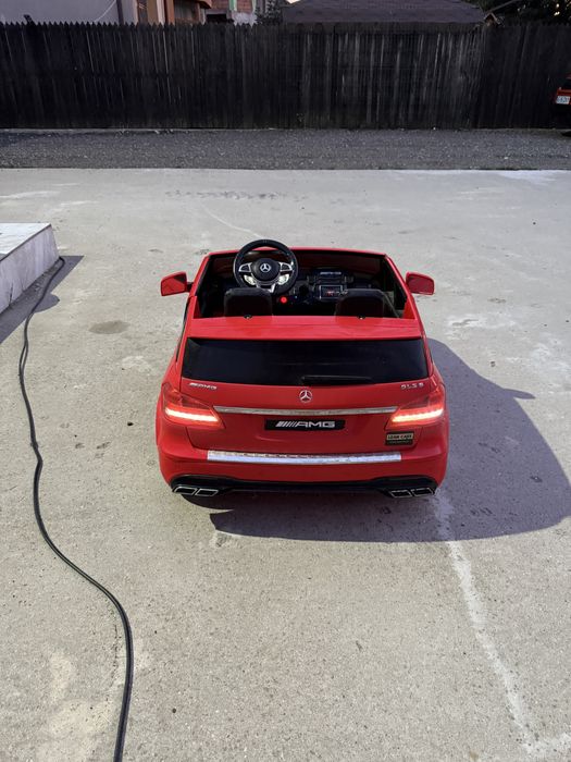 Masinută electrica pentru 2 copii Mercedes GLS63 AMG