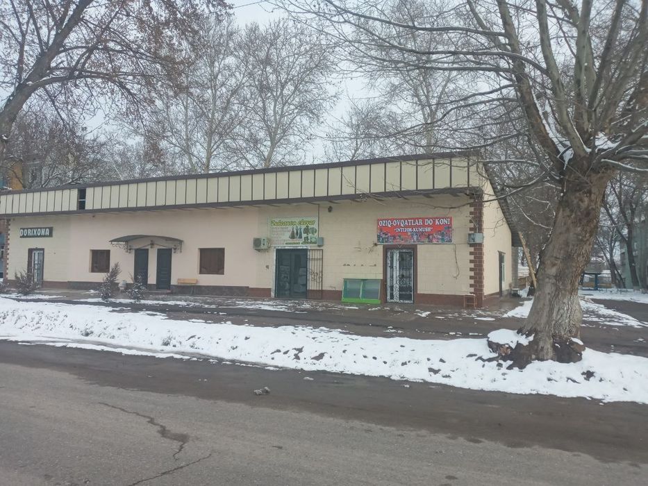 Sotiladi aranchada 4 xonali nejloy magaziniyam bor invistitsiya un zor