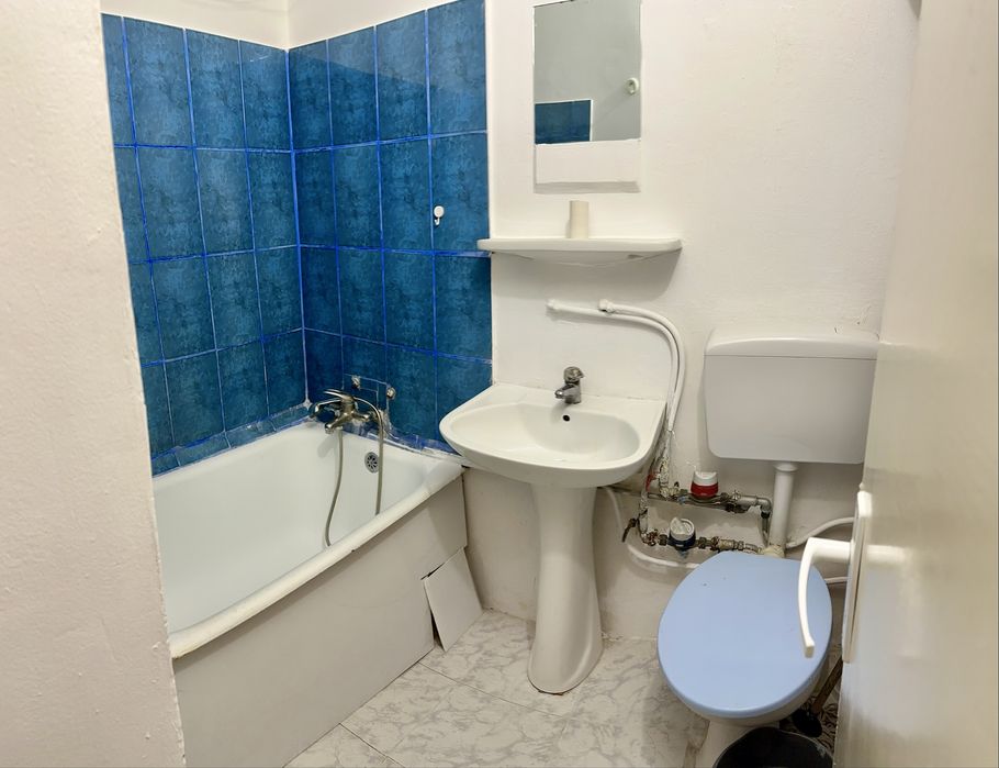 Inchiriez garsoniera, Gradiste