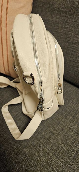 Дамска бяла раница