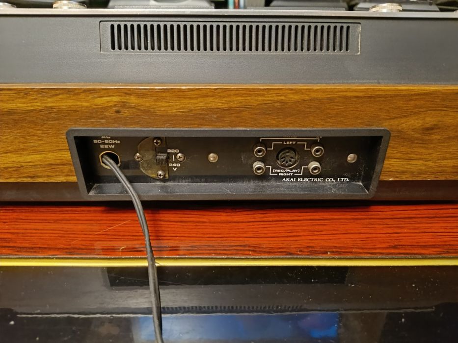 Дека Akai GXC-310D