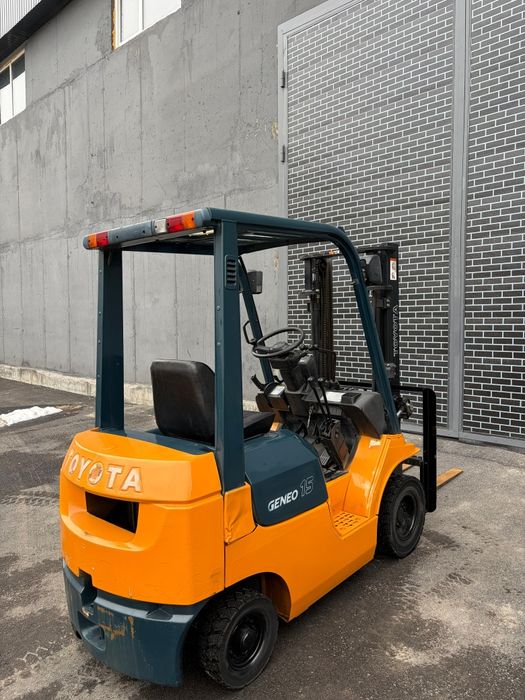 Погрузчик TOYOTA 7FG15