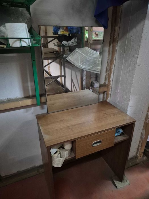 Тумба с зеркалом