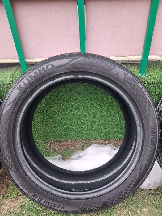 Шины летние kumho  235/45/18R