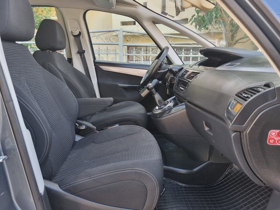 Vând Citroen C4 Picasso Facelift Motor 1.6 HDi an 2010 euro 5