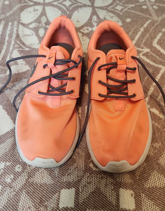 Оригинални дамски маратонки Nike