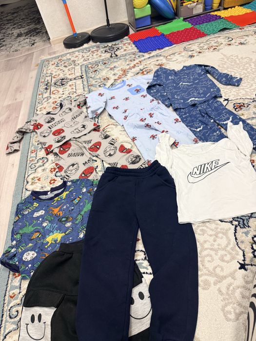 все пижамы отдам за 5000 тг