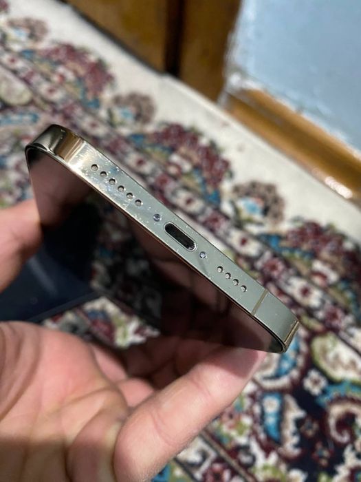 Iphone 12 pro max Gold