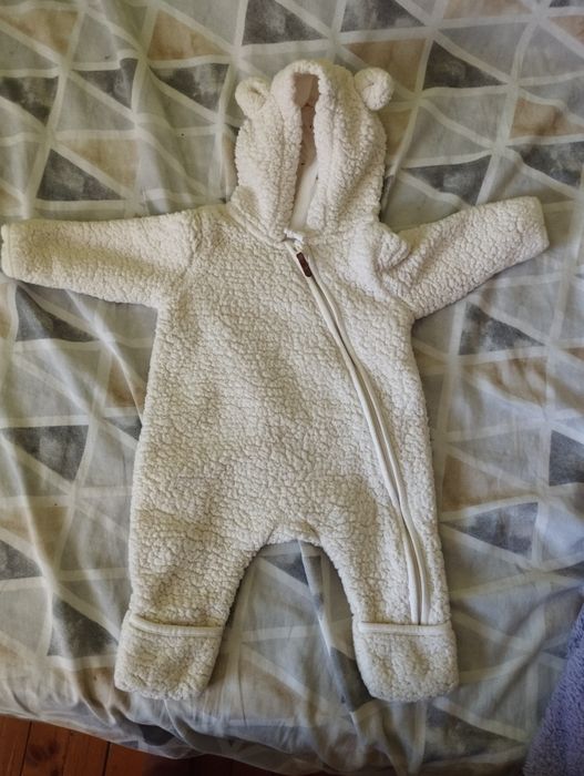 Бебешки зимни космонавти