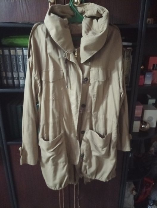 Осенняя куртка в идеальном состоянии