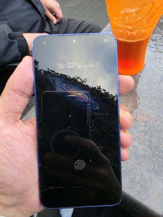 Samsung s25 impecabil întreținut de o doamna