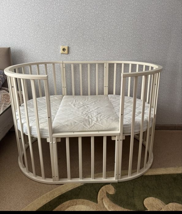 Продам детскую кровать б/у