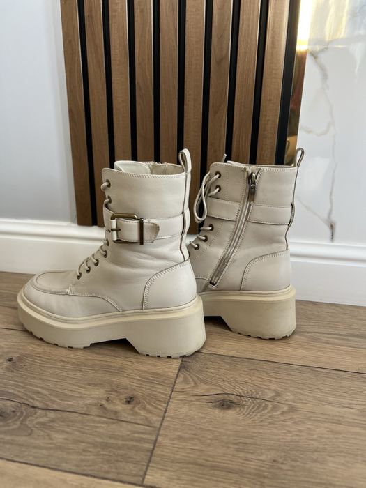 СРОЧНО ПРОДАЮ Зимние кожанные сапоги Эконика