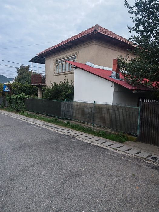 Casa  zona centrala Cislau