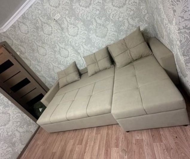 Срочно продам угловой диван