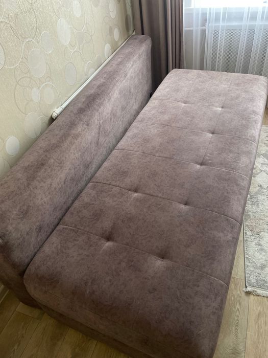 Продается Диван раздвижной, с подушками