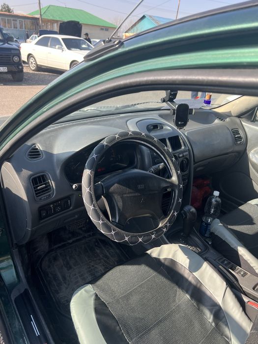 Mitsubishi carisma