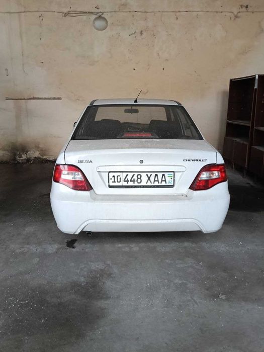 Nexia 2 oq sons sotiladi