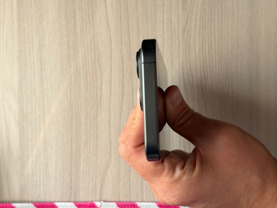 Продам iPhone 15 pro 256гб