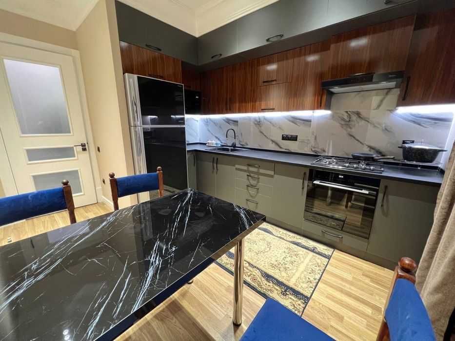 Срочно сдаётся 2 ком/5/9 на Мирабадском Ор-р ЦУМ