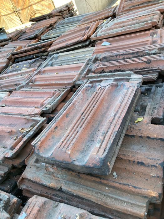 Продавам 2000 бр. Керемиди втора употреба. Цена 0,30 лв./бр.