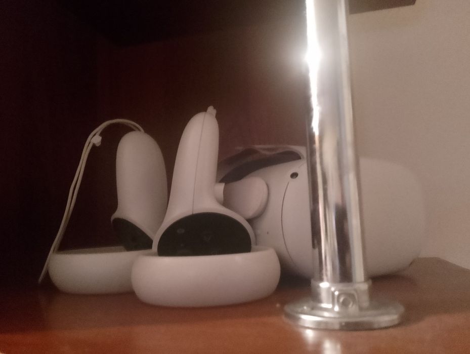 Oculus Quest 2  .