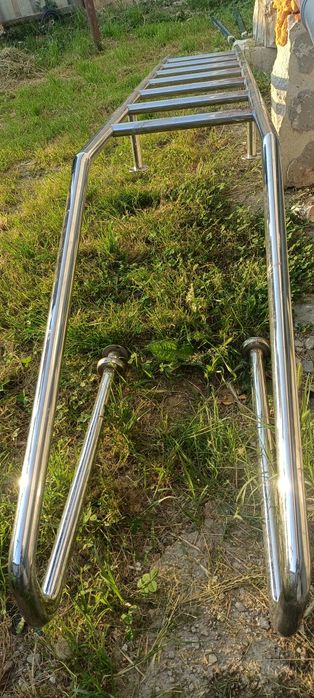 Scara de piscina sau strant