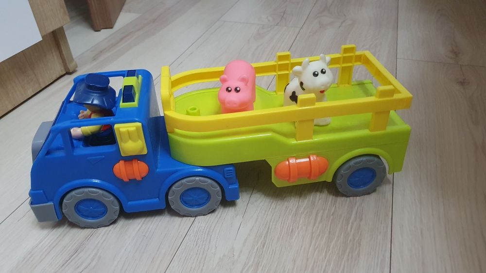 Masina de la ferma cu animale și sunete