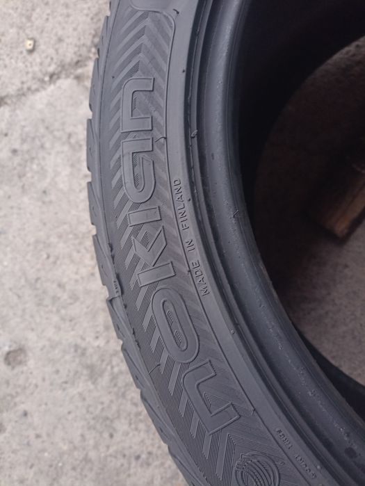 2 anvelope de iarna Nokian 295/35 R18