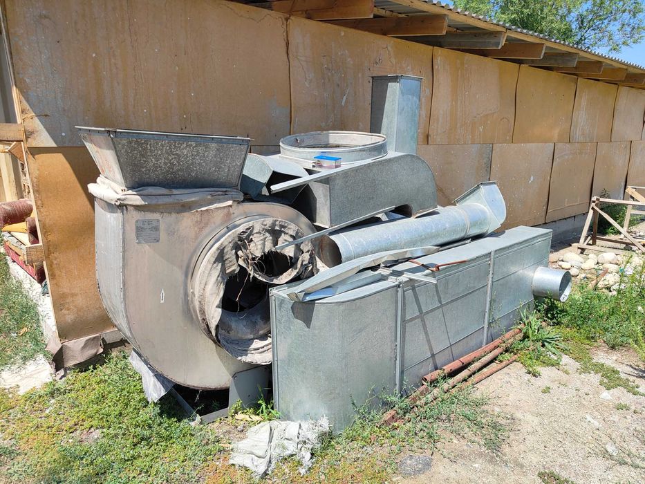 Продам промышленную вытяжку