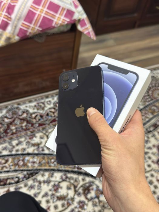 Iphone 12 ideal.