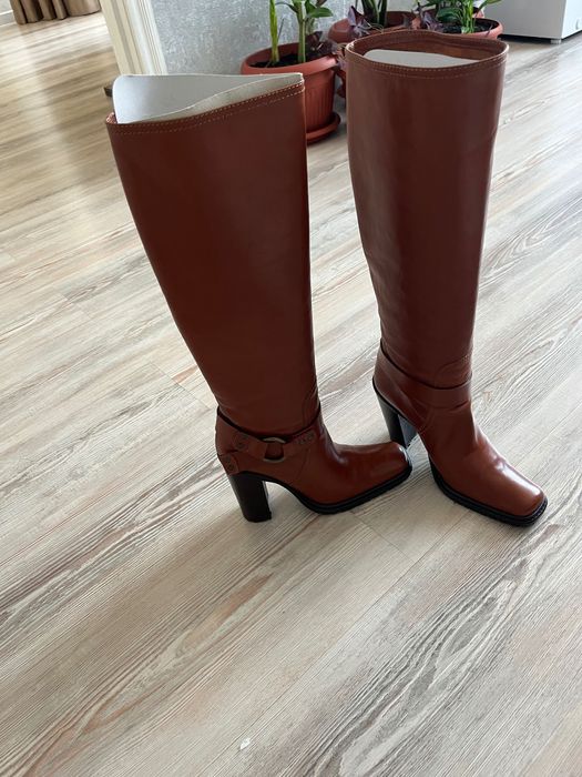 Продам италянскую сапоги