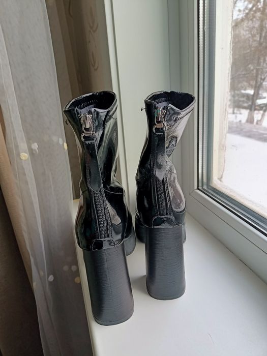 Продам женские новые ботильоны