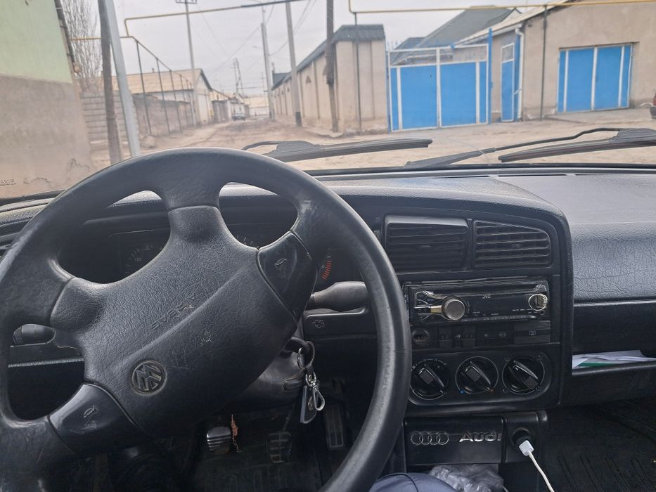 Пассат седан 1994ж