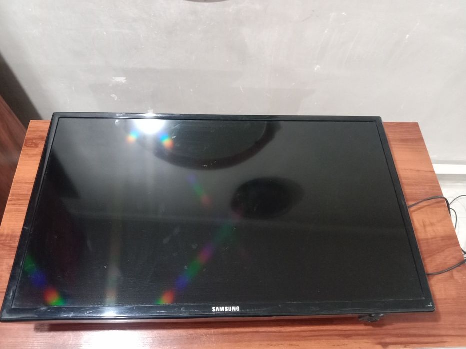 Телевизор, кронштейни антенна