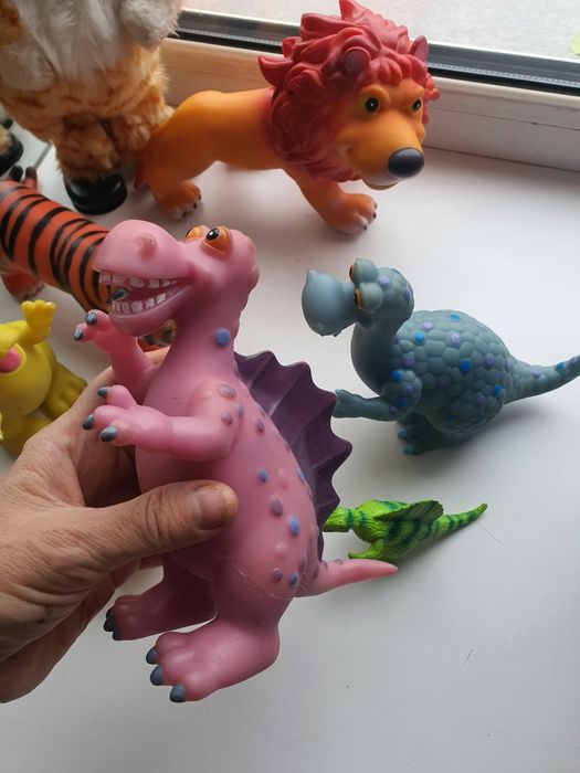 Резиновые игрушки животные динозавры