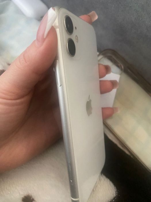 Айфон 11 74% аккум память 128