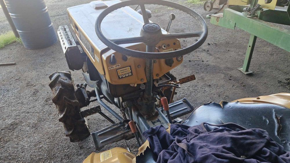 Kubota b7000 Трактор нови гуми с фреза и плуг