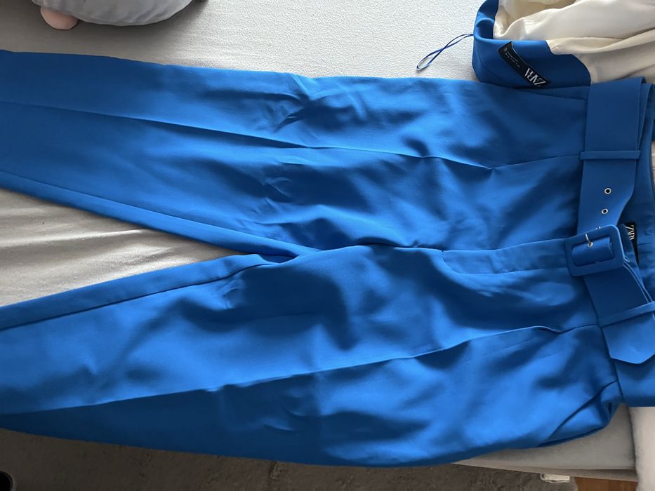 Costum Zara pentru femei