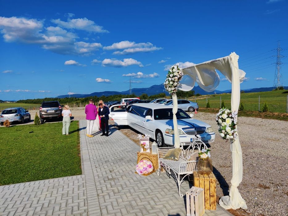 Închiriez Limuzina pentru evenimente