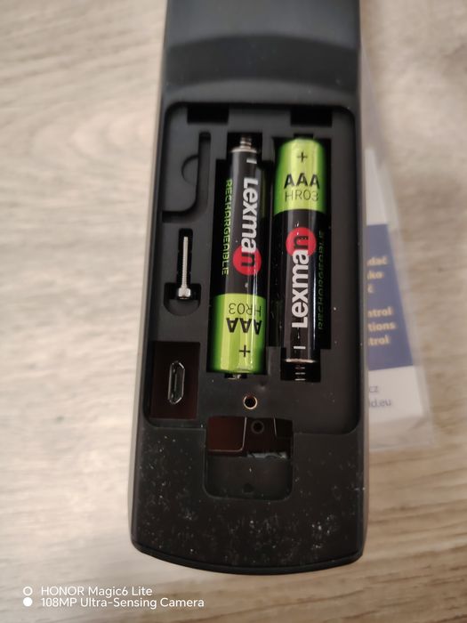 Telecomenzi program. în funcție de dispozitiv- TV , DVD , linii audio