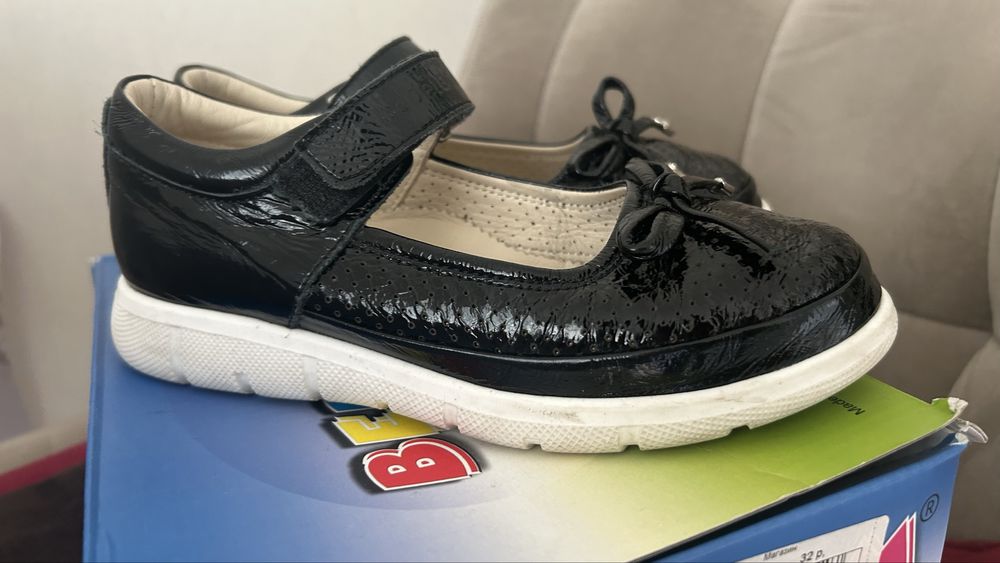 Продам туфли для девочки bebetom