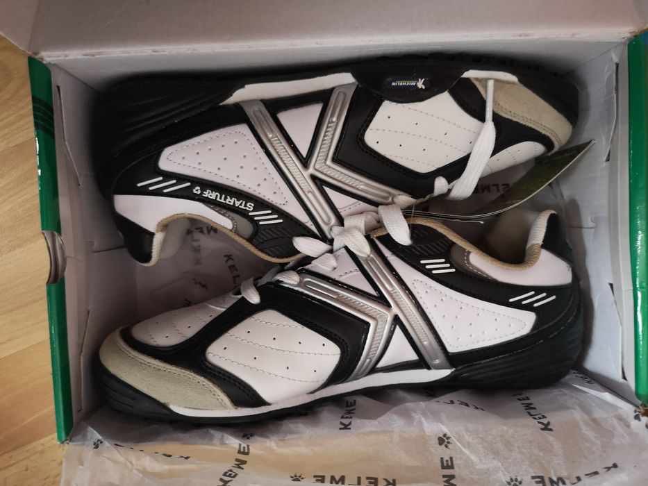 Нови обувки Kelme 41 номер