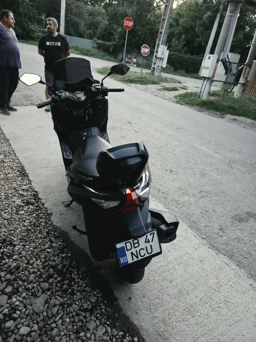 Maxiscuter Barton Bmax125