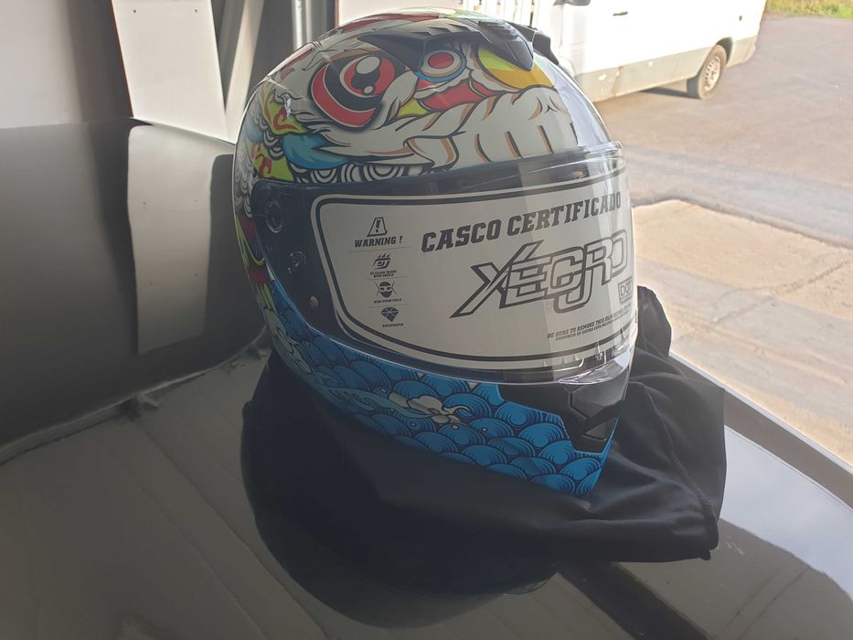 Продаю мотоциклетный шлем (новый)