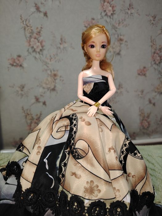 Кукла-шкатулка со съёмной куклой