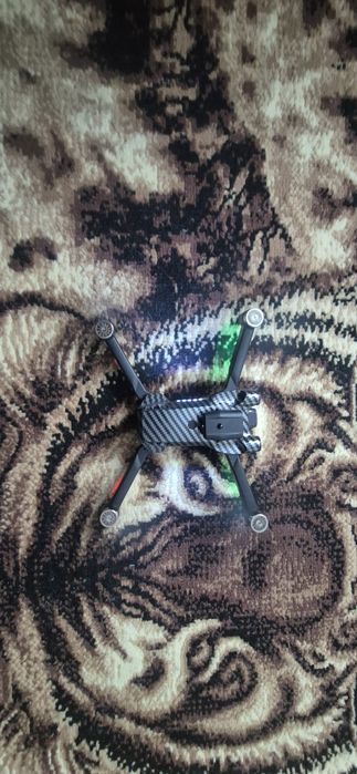 Продам квадрокоптер модель  jjrc h106