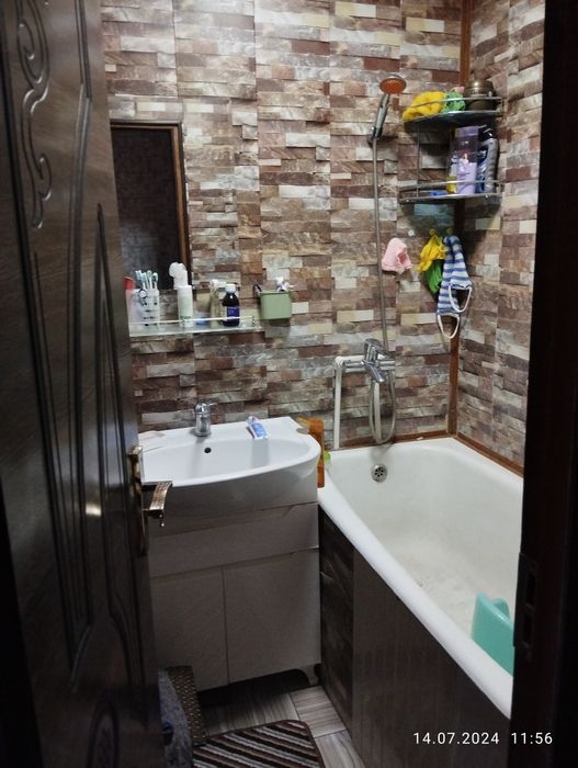 Продам 2-х комнатную переделанную в 3-х.Квартира находиться в Тройцке